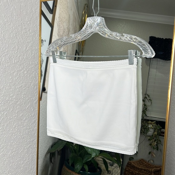 HOUSE OF CB 'Nola' and 'Sarelle' Ivory Dainty Knit Top and Mini Skirt Set - Picture 14 of 15